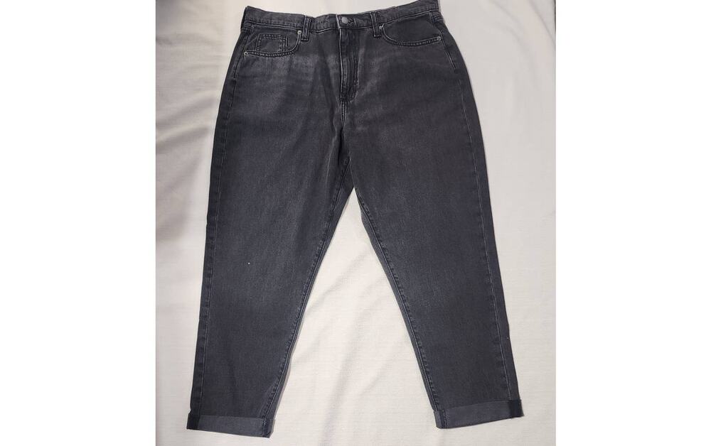 woman's boyfriend black jeans 32 waist universal thread size 14